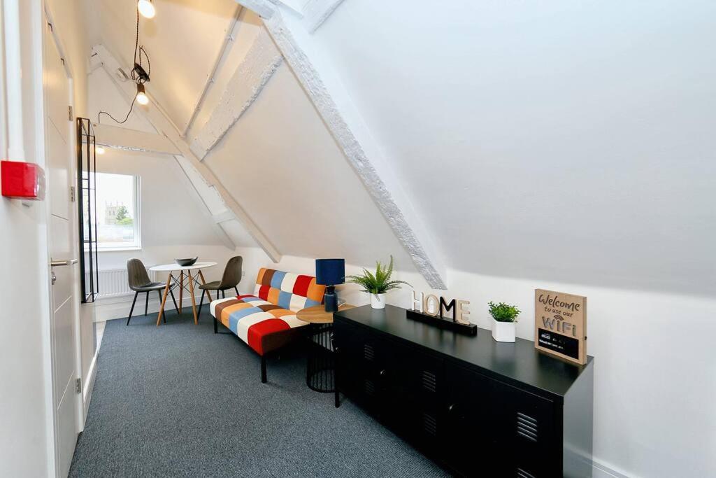 Host & - Broad Street Apartment
