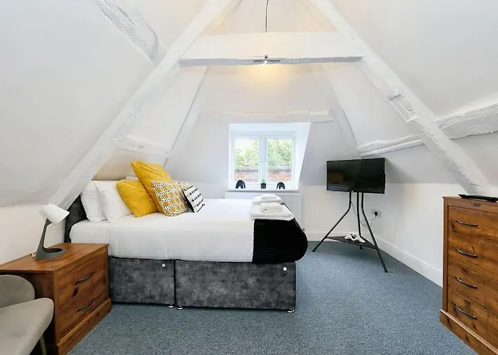 Host & Stay - Broad Street